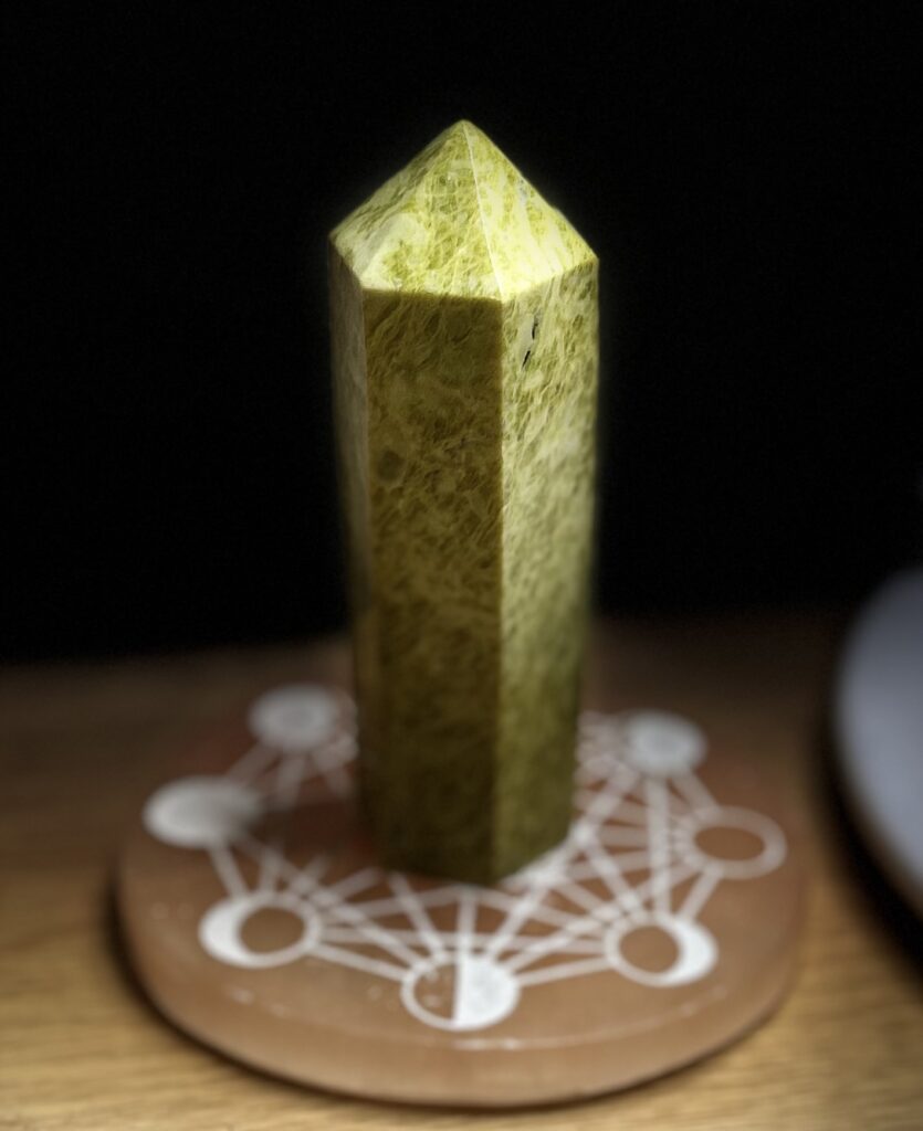 Green Serpentine On Peach Selenite Charging Plate